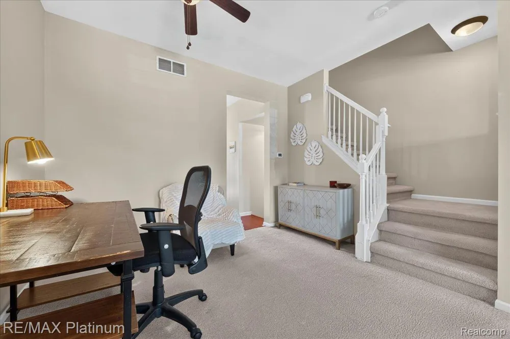 1602 Pinecroft Ln. Howell City, MI 48855