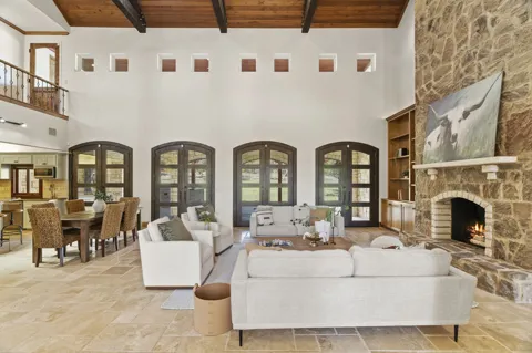 2180 La Ventana Parkway