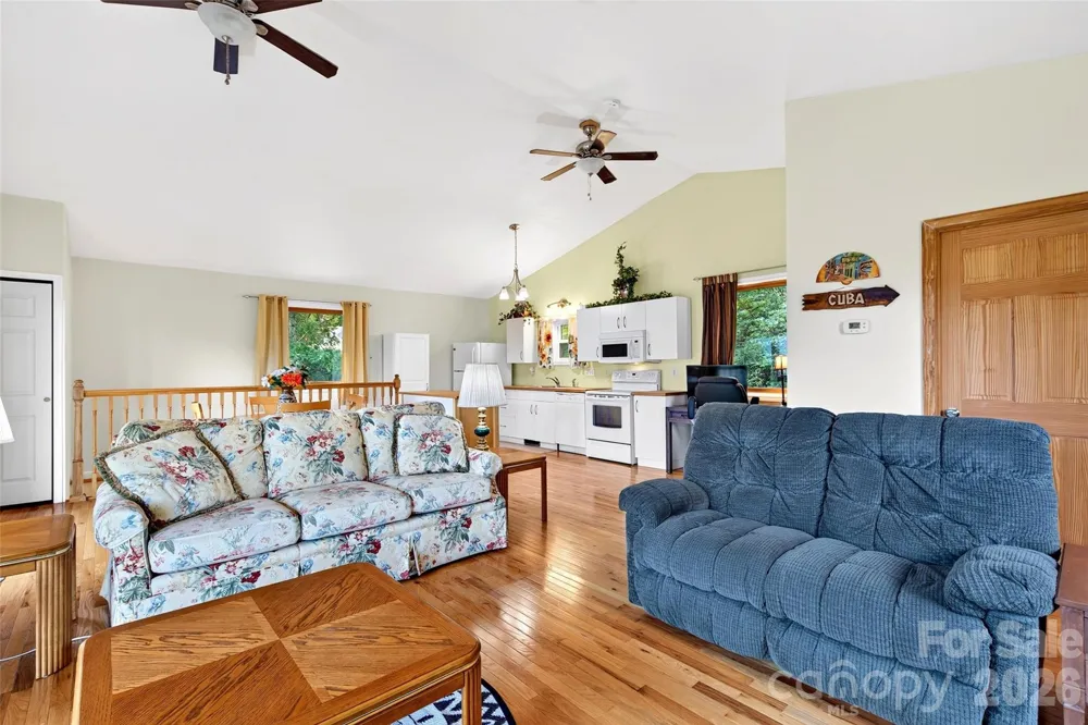 40 E Valley View Drive Marion, NC 28752