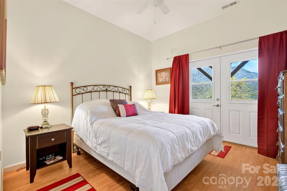 40 E Valley View Drive Marion, NC 28752