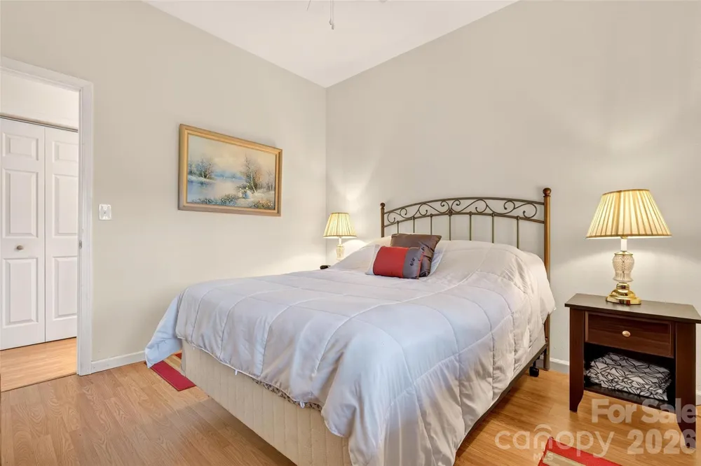 40 E Valley View Drive Marion, NC 28752