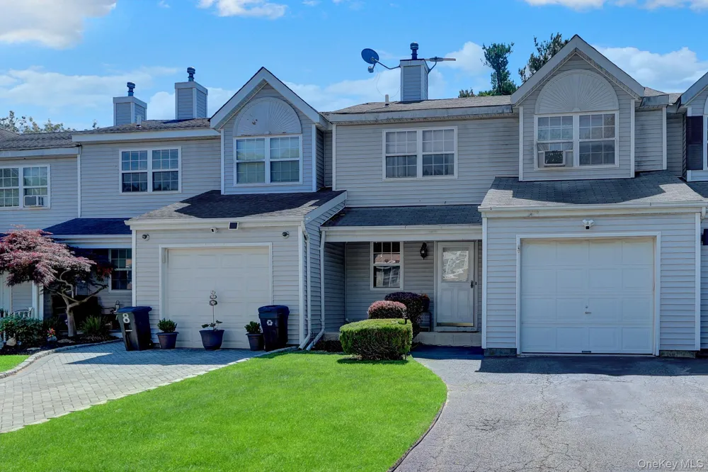 6 Beech Street Central Islip, NY 11722