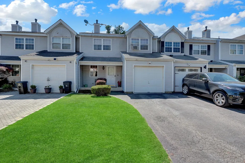 6 Beech Street Central Islip, NY 11722
