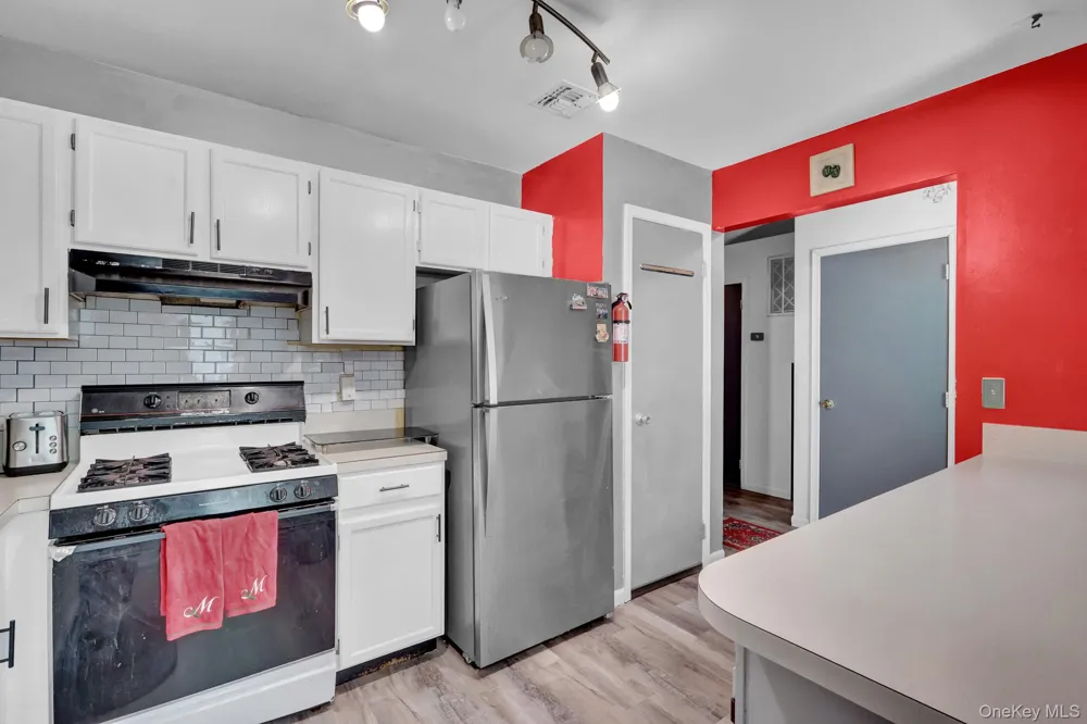 6 Beech Street Central Islip, NY 11722