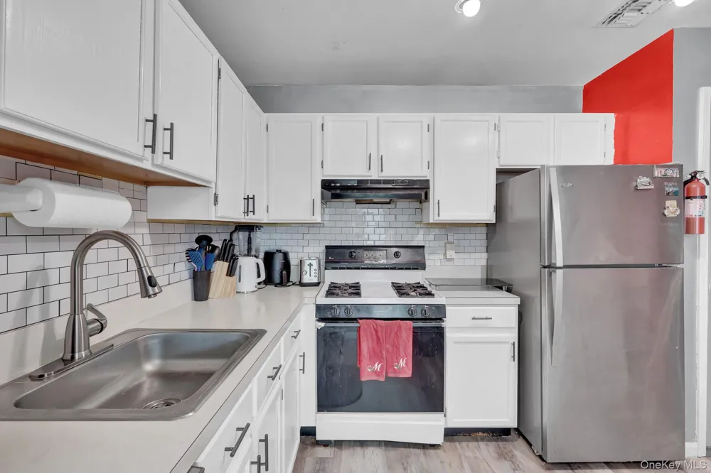 6 Beech Street Central Islip, NY 11722