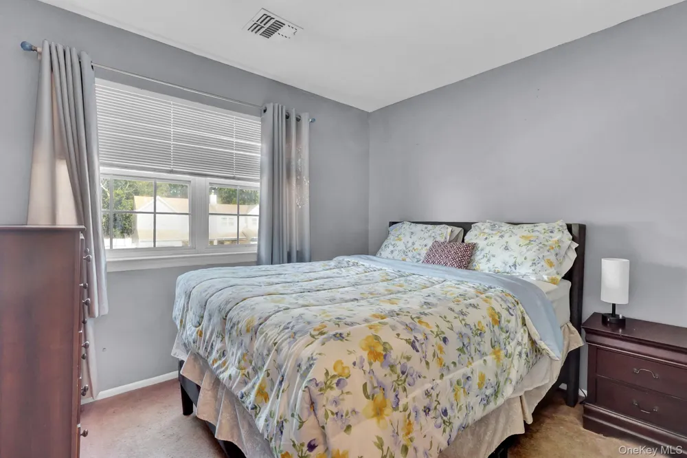 6 Beech Street Central Islip, NY 11722