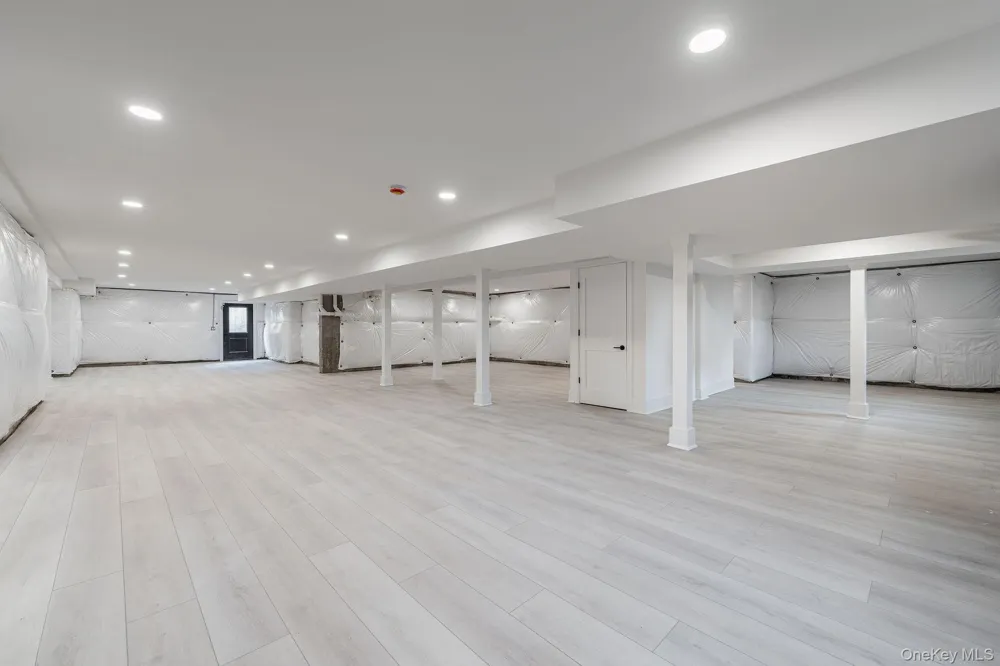 7 Sea Crest Court Jamesport, NY 11947