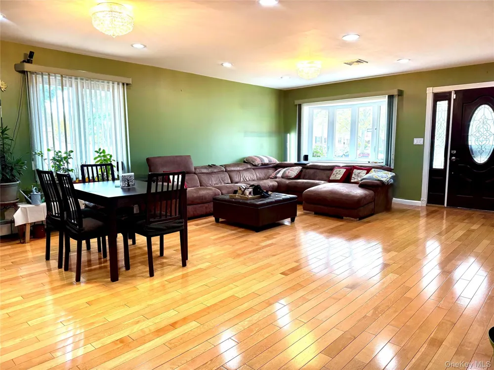 76-53 271st Street New Hyde Park, NY 11040