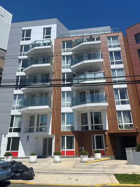 4223 Parsons Boulevard #5D