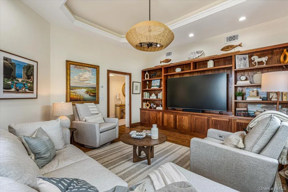 291 Dune Road Westhampton Beach, NY 11978