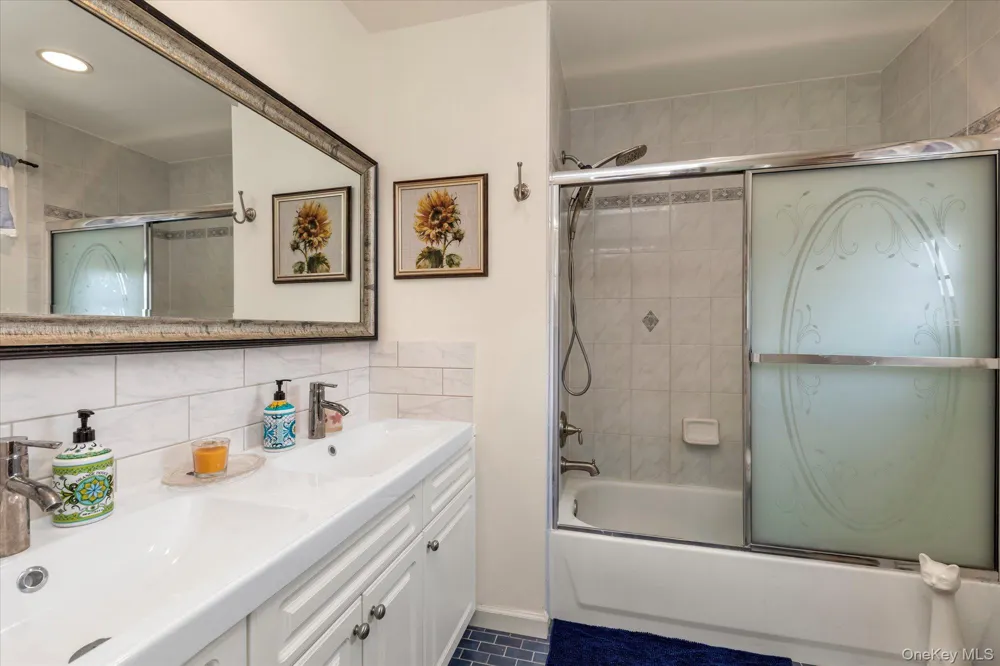 525 11th Street Cedarhurst, NY 11516