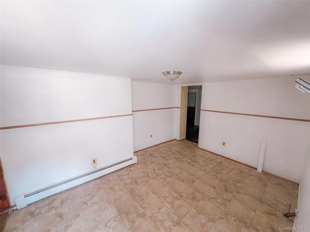 109 L STREET Elmont, NY 11003