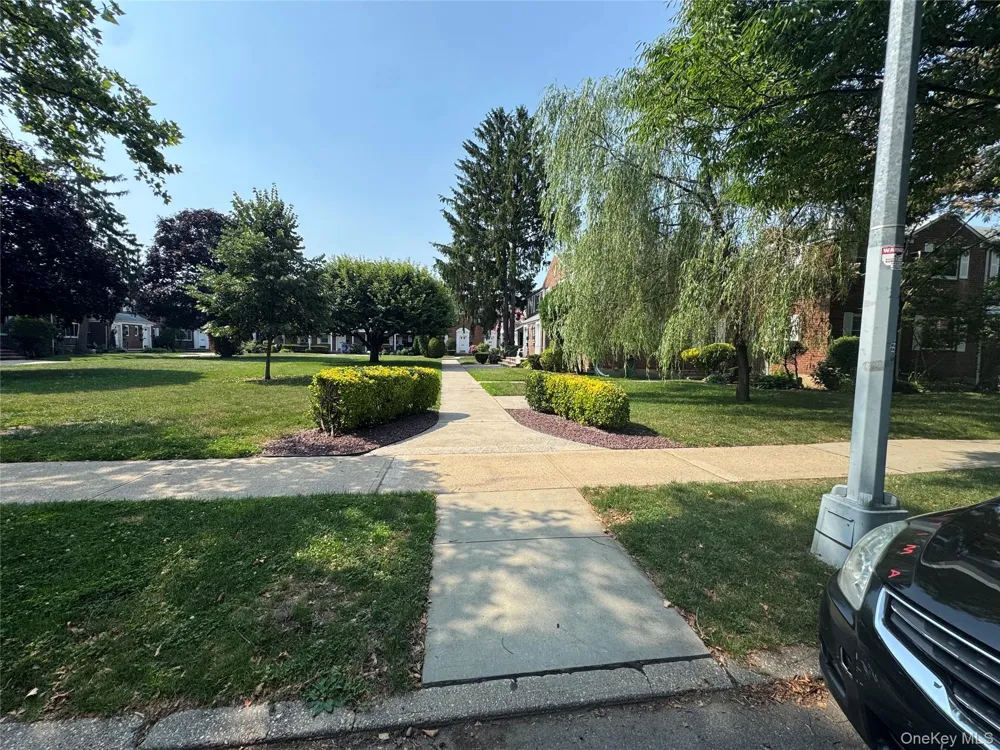 260-38 73 AVENUE #B1 Glen Oaks, NY 11004