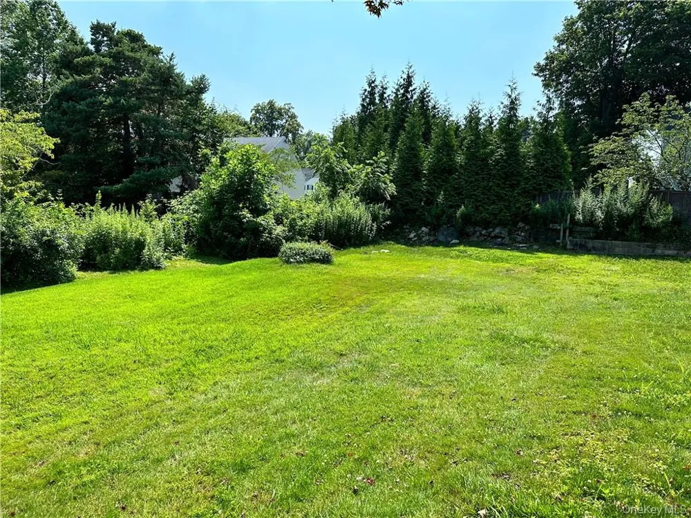 28 1/2 Pilgrim Drive Port Chester, NY 10573