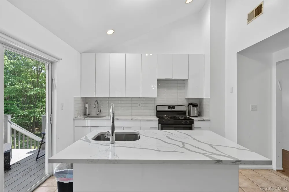 4 Sequoia Trail Highland Mills, NY 10930