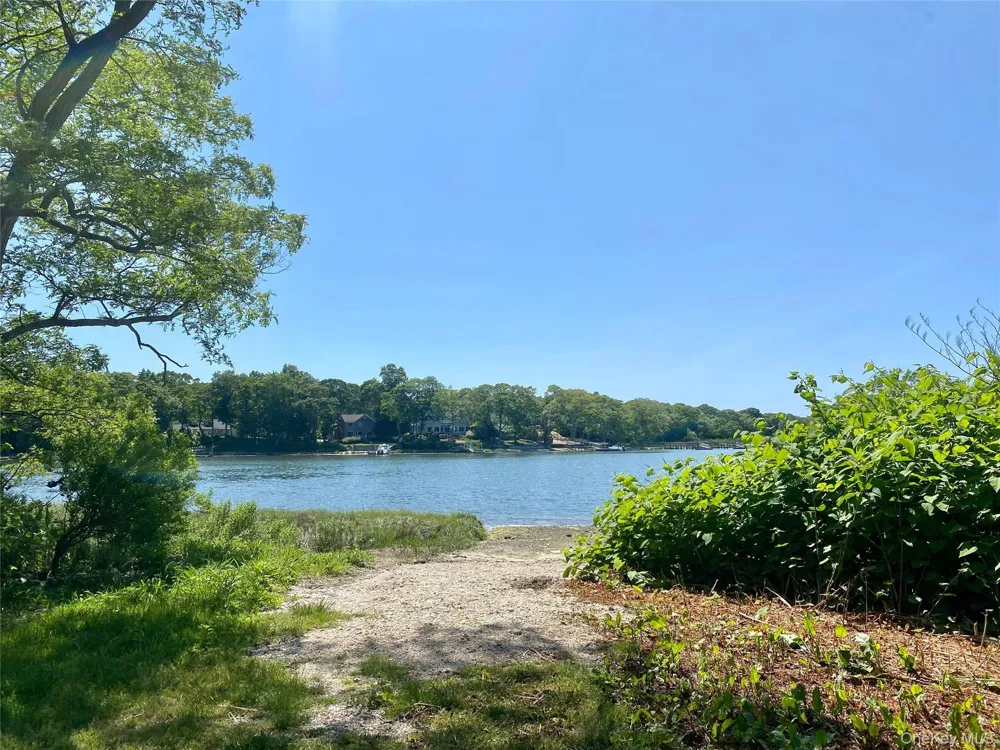 2735 Beebe Drive Cutchogue, NY 11935