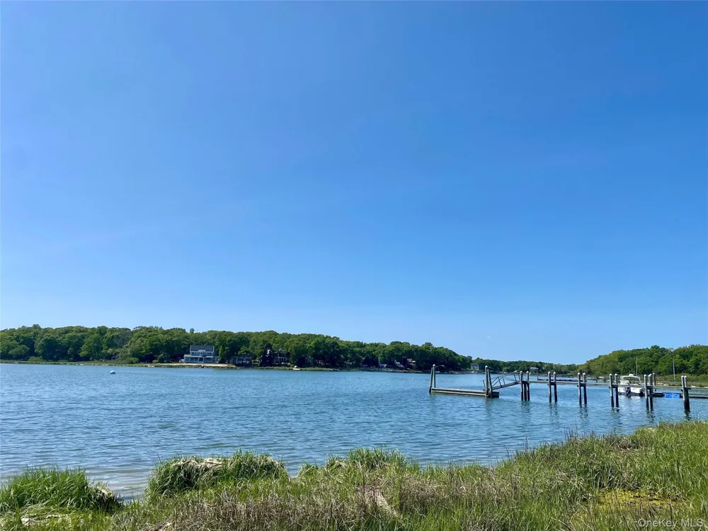 2735 Beebe Drive Cutchogue, NY 11935