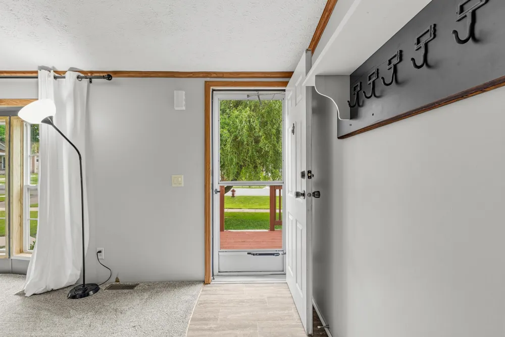 880 East Street Fenton City, MI 48430