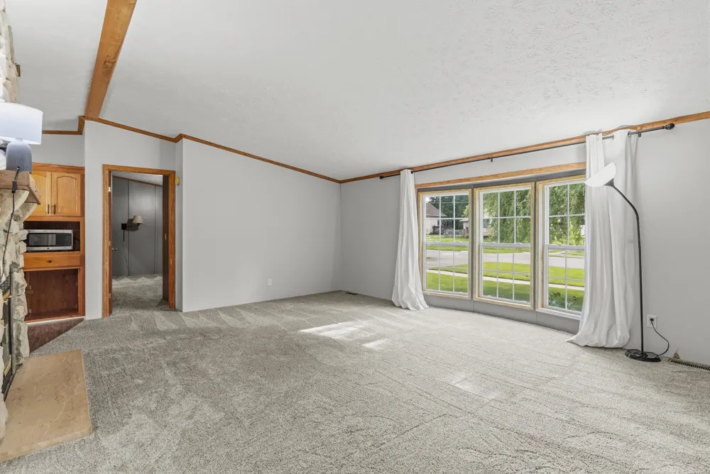 880 East Street Fenton City, MI 48430