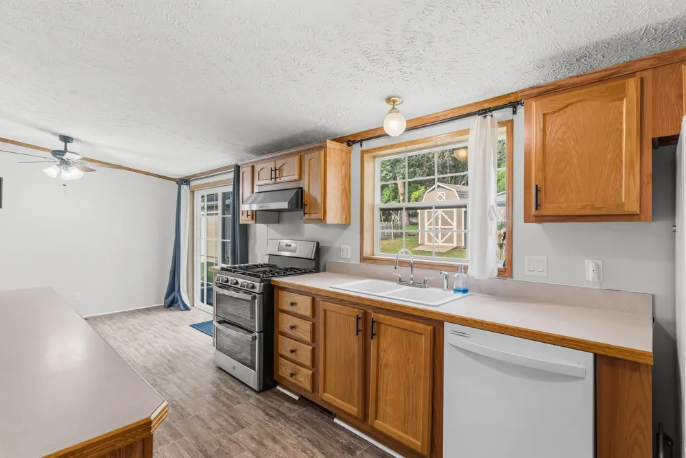 880 East Street Fenton City, MI 48430