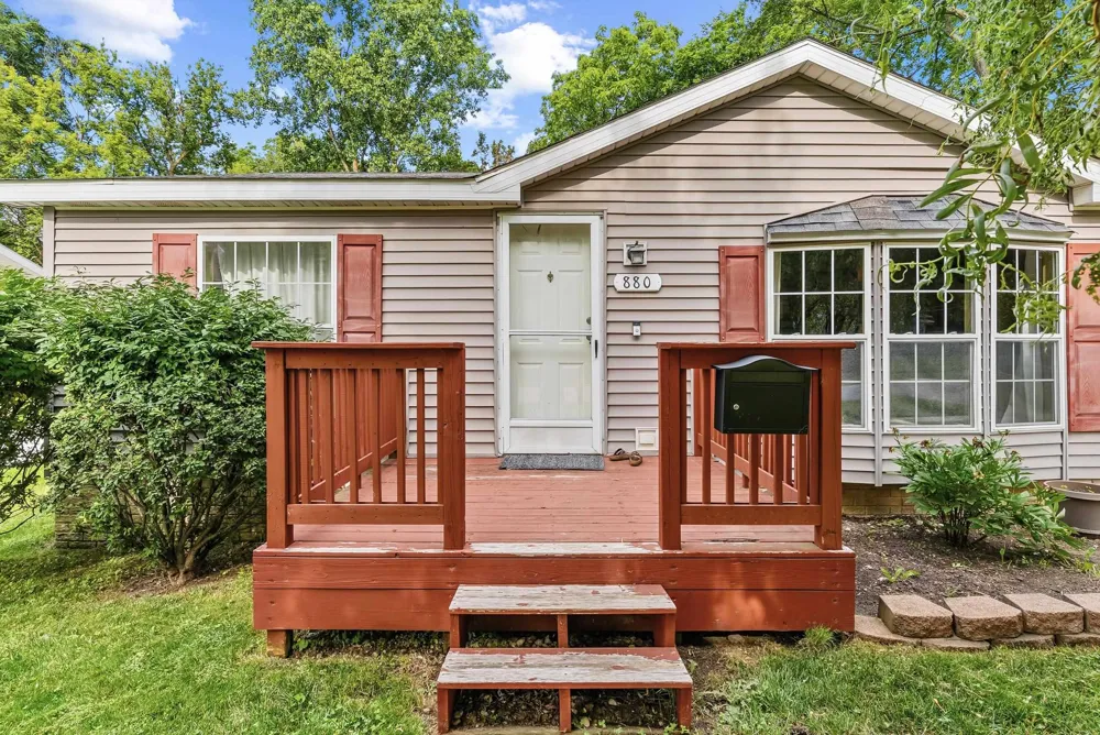 880 East Street Fenton City, MI 48430