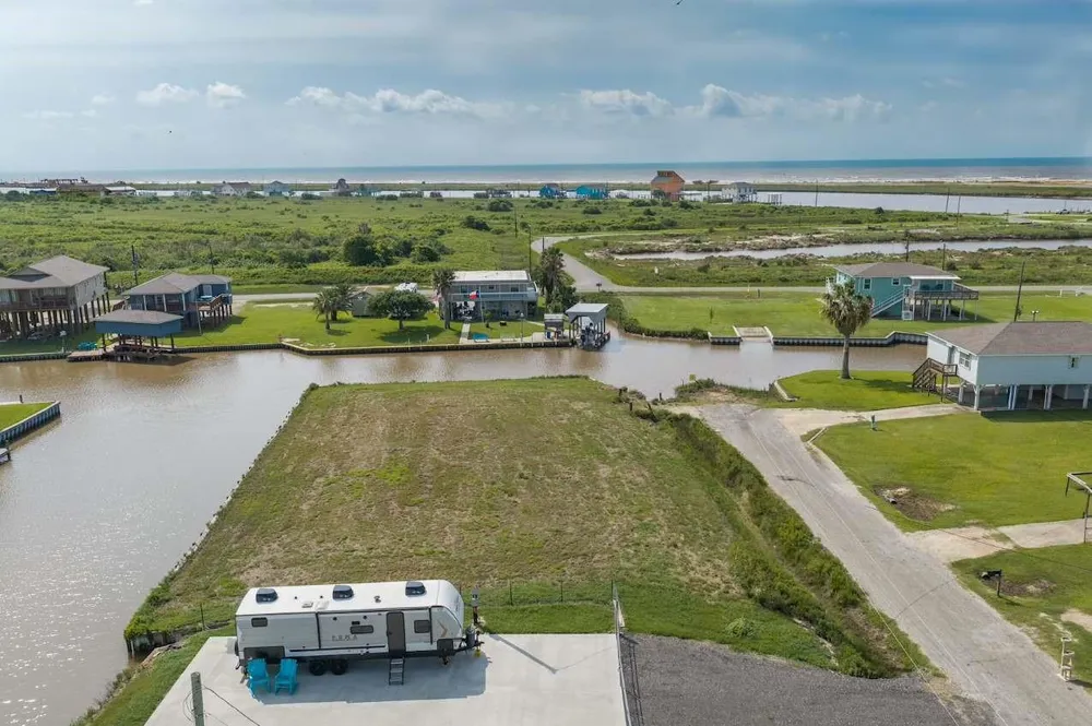 1301 Cr 202 Drive Sargent, TX 77414