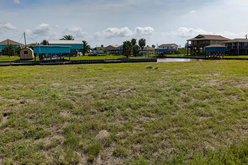 1301 Cr 202 Drive Sargent, TX 77414