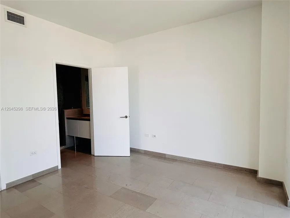 88 SW 7th St #1511 Miami, FL 33130
