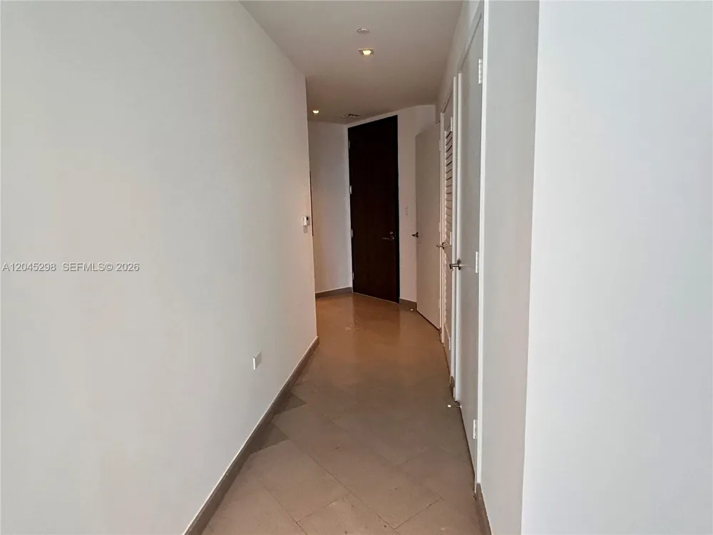 88 SW 7th St #1511 Miami, FL 33130