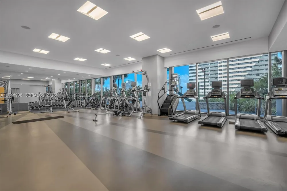 88 SW 7th St #1511 Miami, FL 33130
