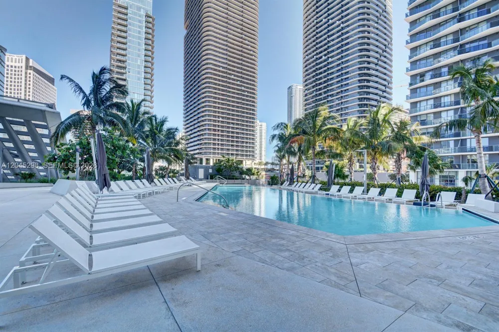 88 SW 7th St #1511 Miami, FL 33130