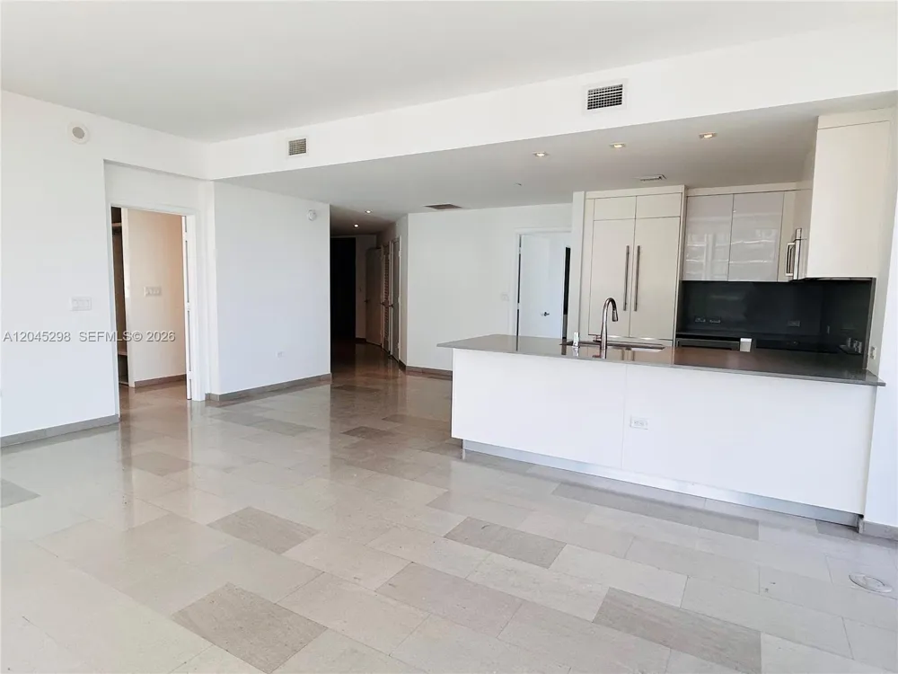 88 SW 7th St #1511 Miami, FL 33130