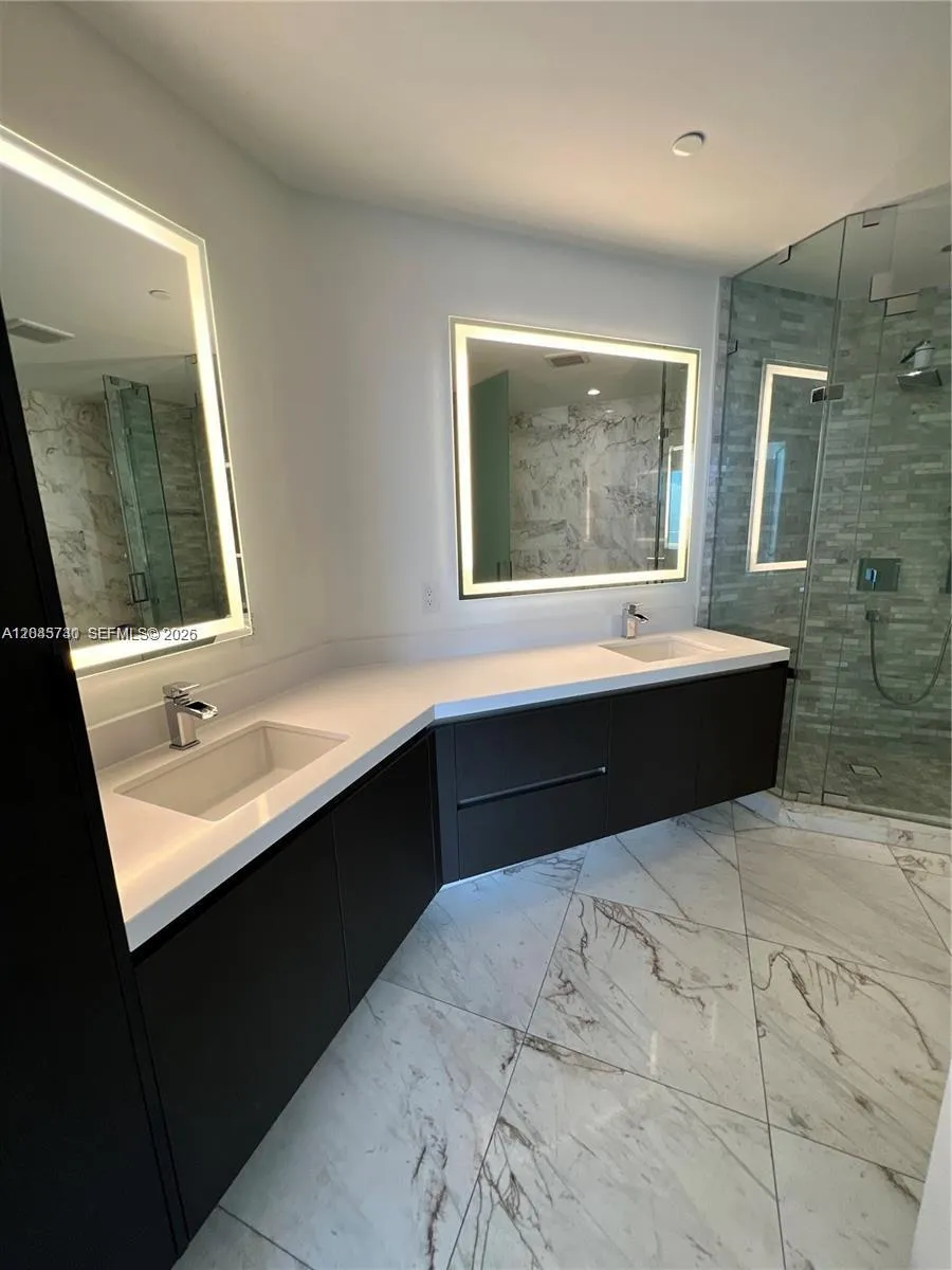 851 NE 1st Ave #1208 Miami, FL 33132