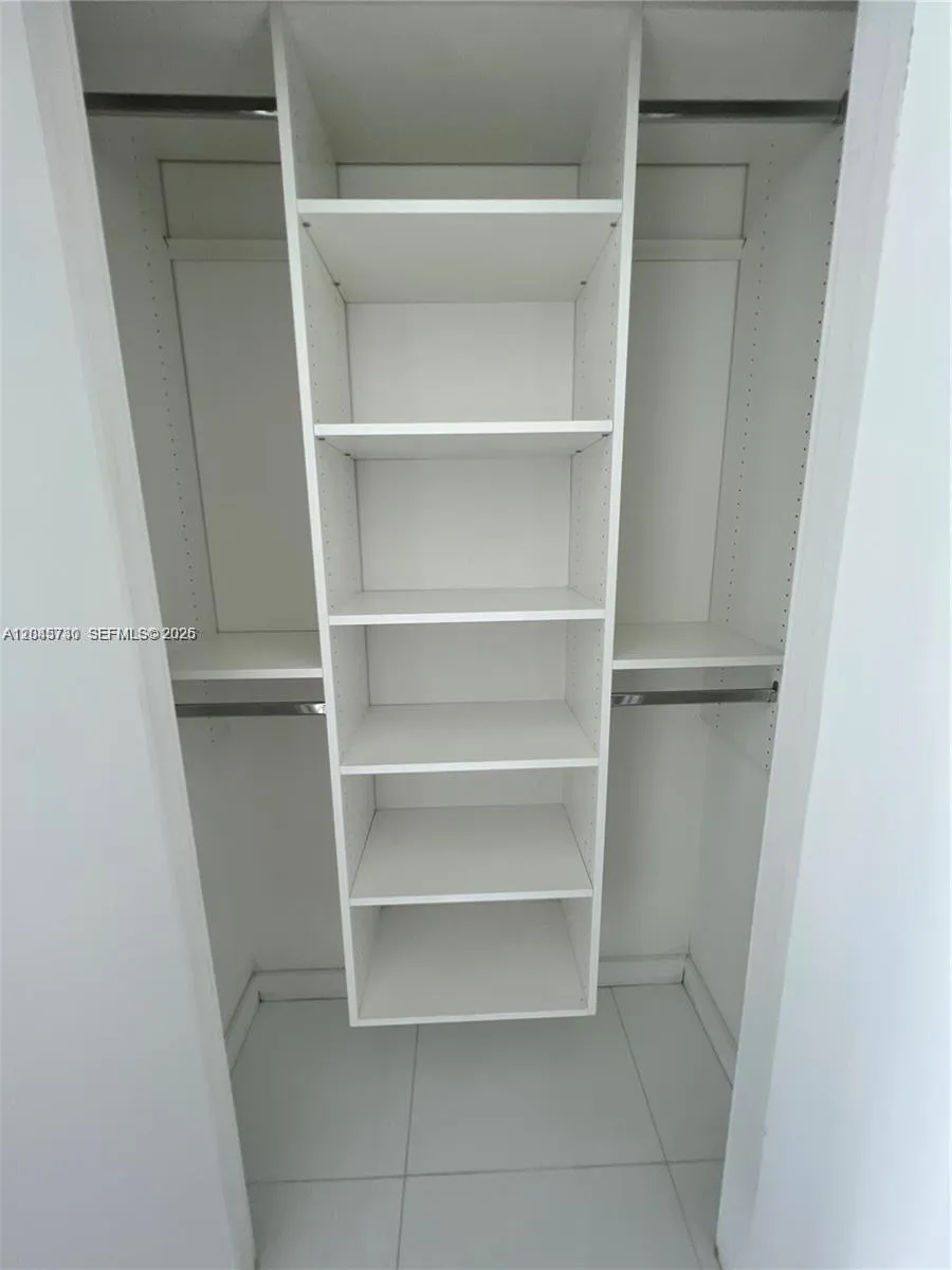 851 NE 1st Ave #1208 Miami, FL 33132