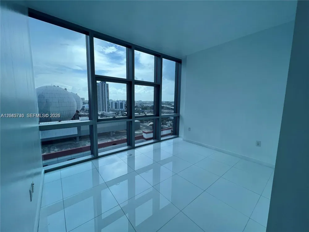 851 NE 1st Ave #1208 Miami, FL 33132