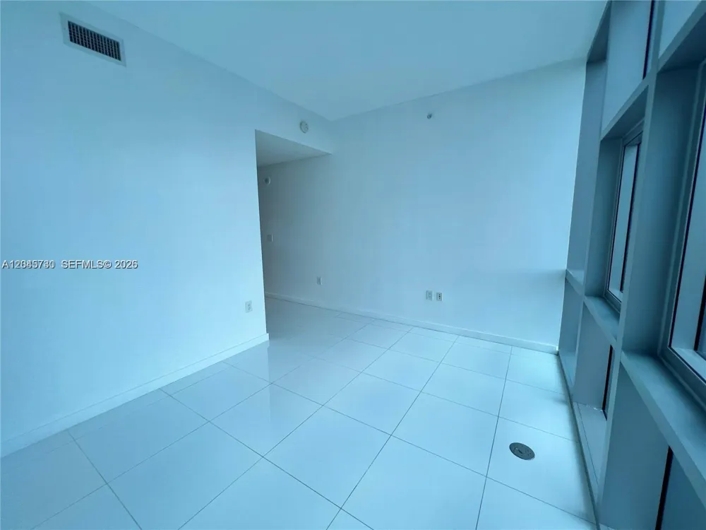 851 NE 1st Ave #1208 Miami, FL 33132