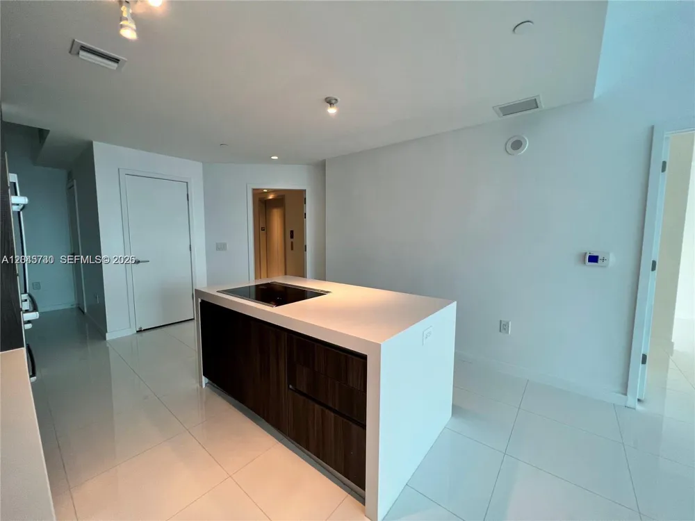 851 NE 1st Ave #1208 Miami, FL 33132