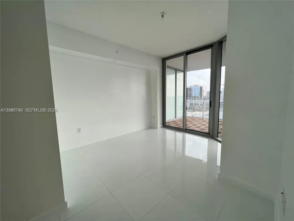 851 NE 1st Ave #1208 Miami, FL 33132