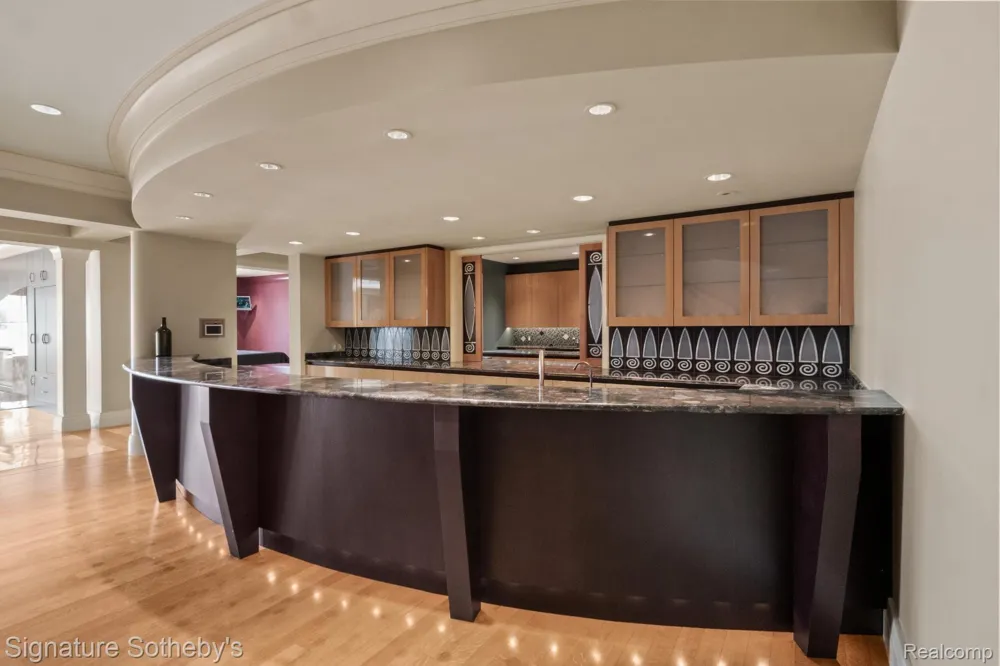 82 CHATEAUX DU LAC Fenton Charter Township, MI 48430