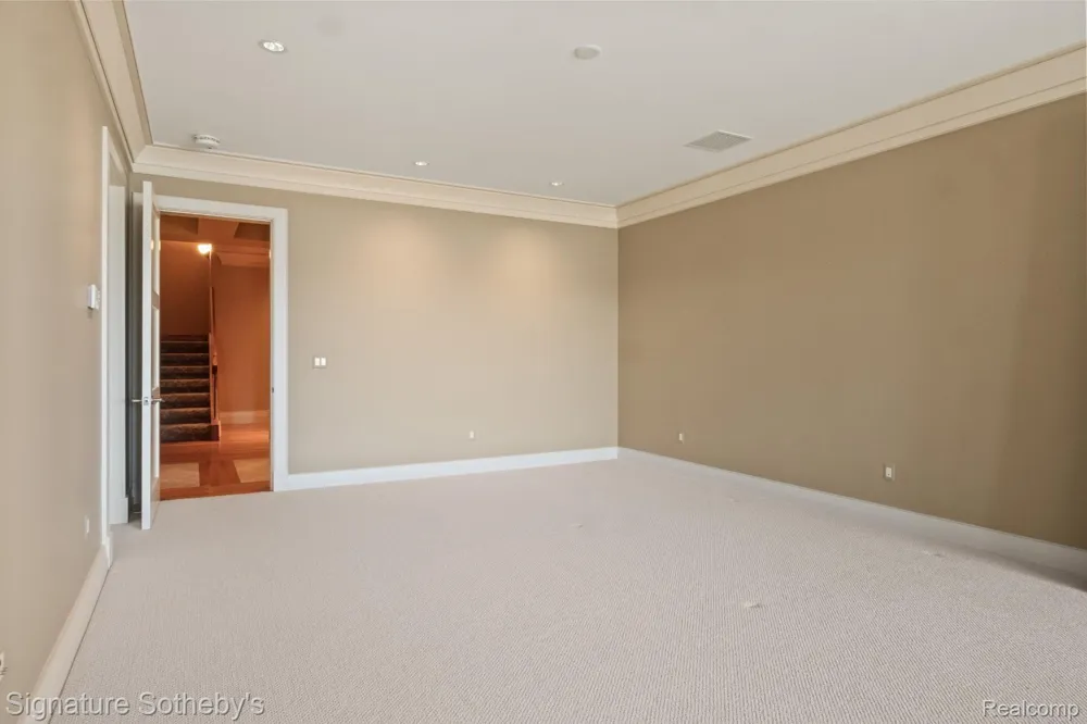 82 CHATEAUX DU LAC Fenton Charter Township, MI 48430
