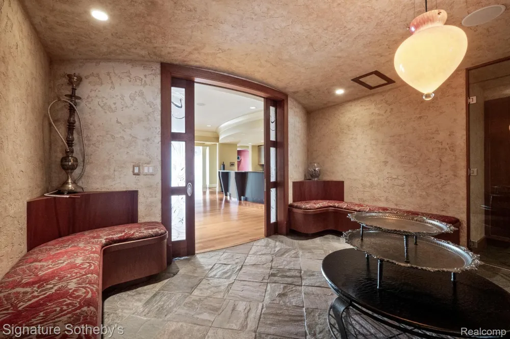 82 CHATEAUX DU LAC Fenton Charter Township, MI 48430