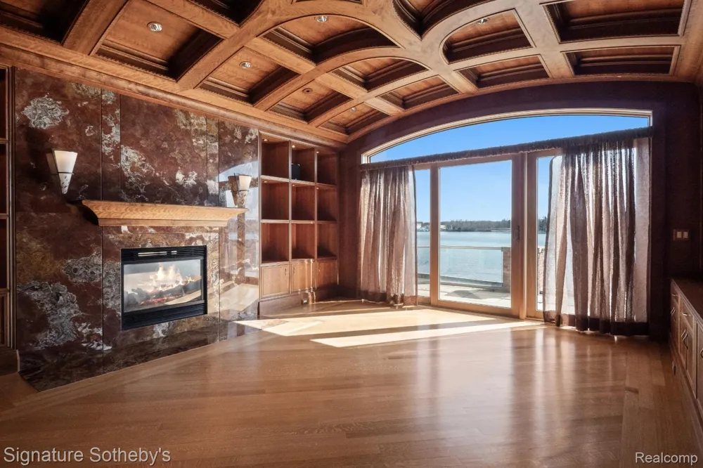 82 CHATEAUX DU LAC Fenton Charter Township, MI 48430