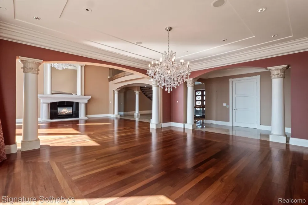 82 CHATEAUX DU LAC Fenton Charter Township, MI 48430