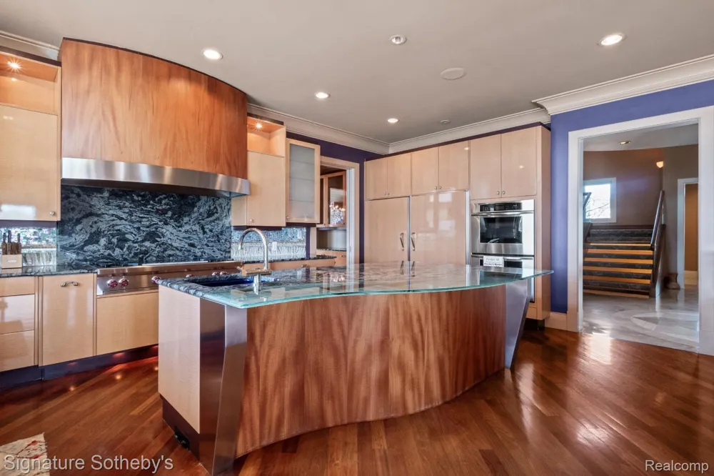 82 CHATEAUX DU LAC Fenton Charter Township, MI 48430