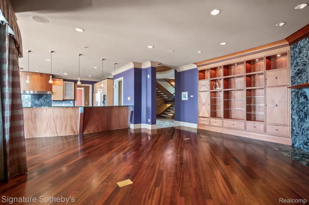 82 CHATEAUX DU LAC Fenton Charter Township, MI 48430