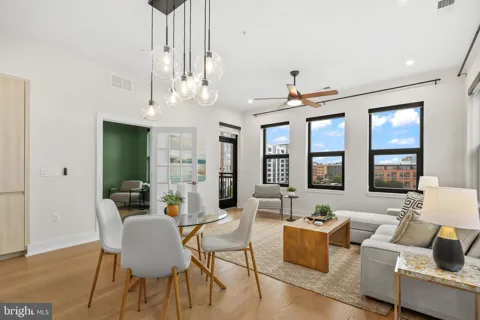 701 SWANN AVENUE #511