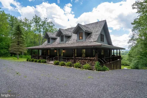 1077 SAND RUN RD