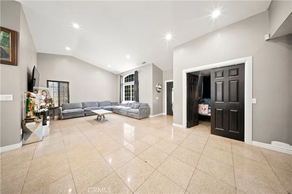 37328 Festival Court Palmdale, CA 93552