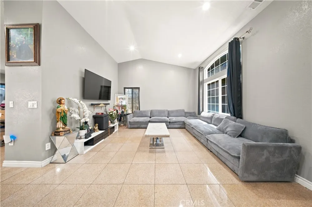 37328 Festival Court Palmdale, CA 93552