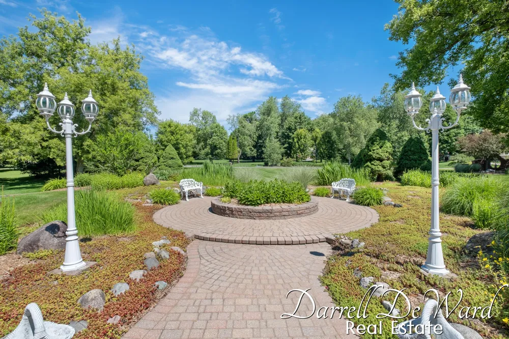 13850 Thompson Drive NE Lowell, MI 49331